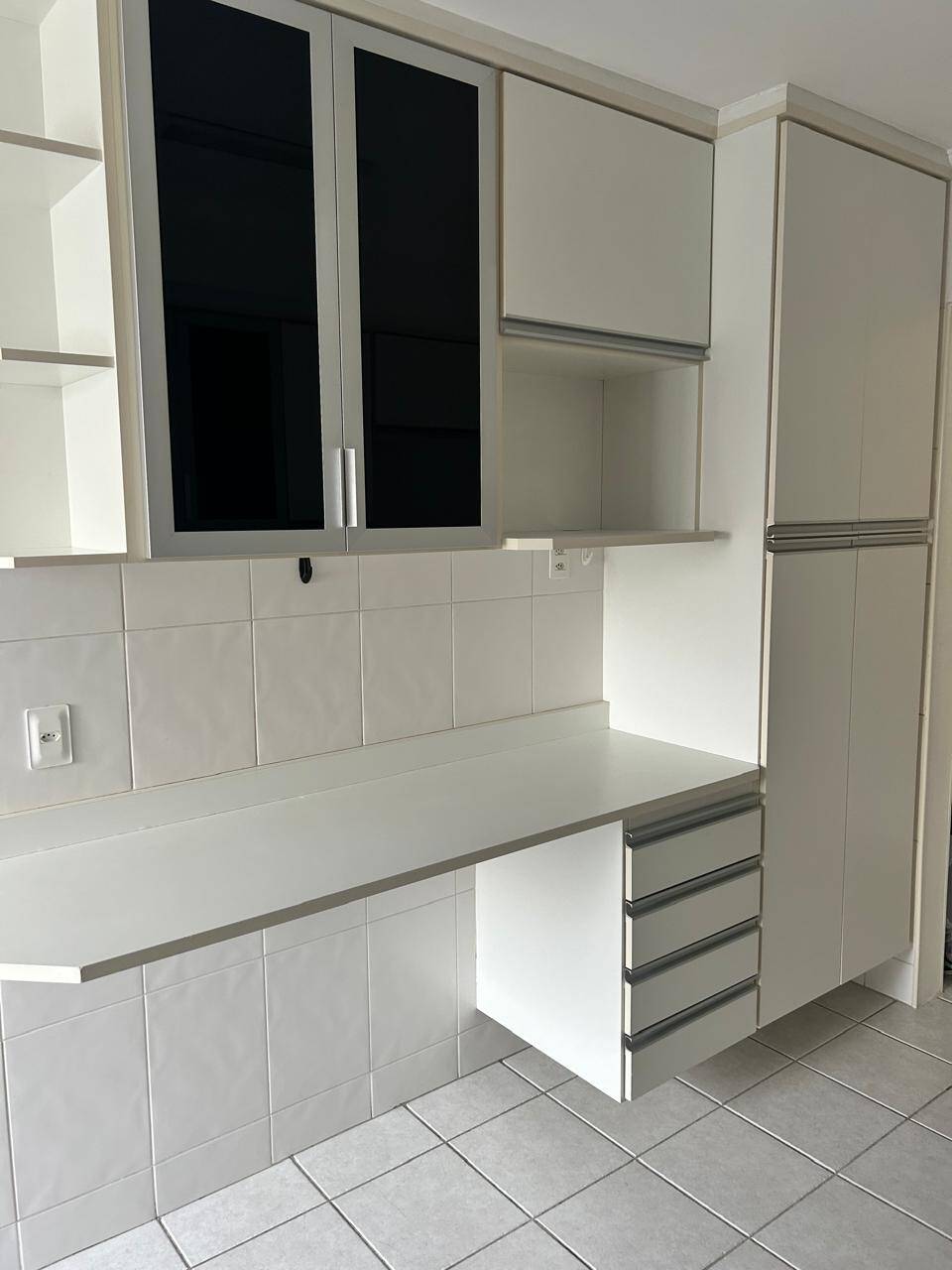 Apartamento à venda com 3 quartos, 86m² - Foto 2