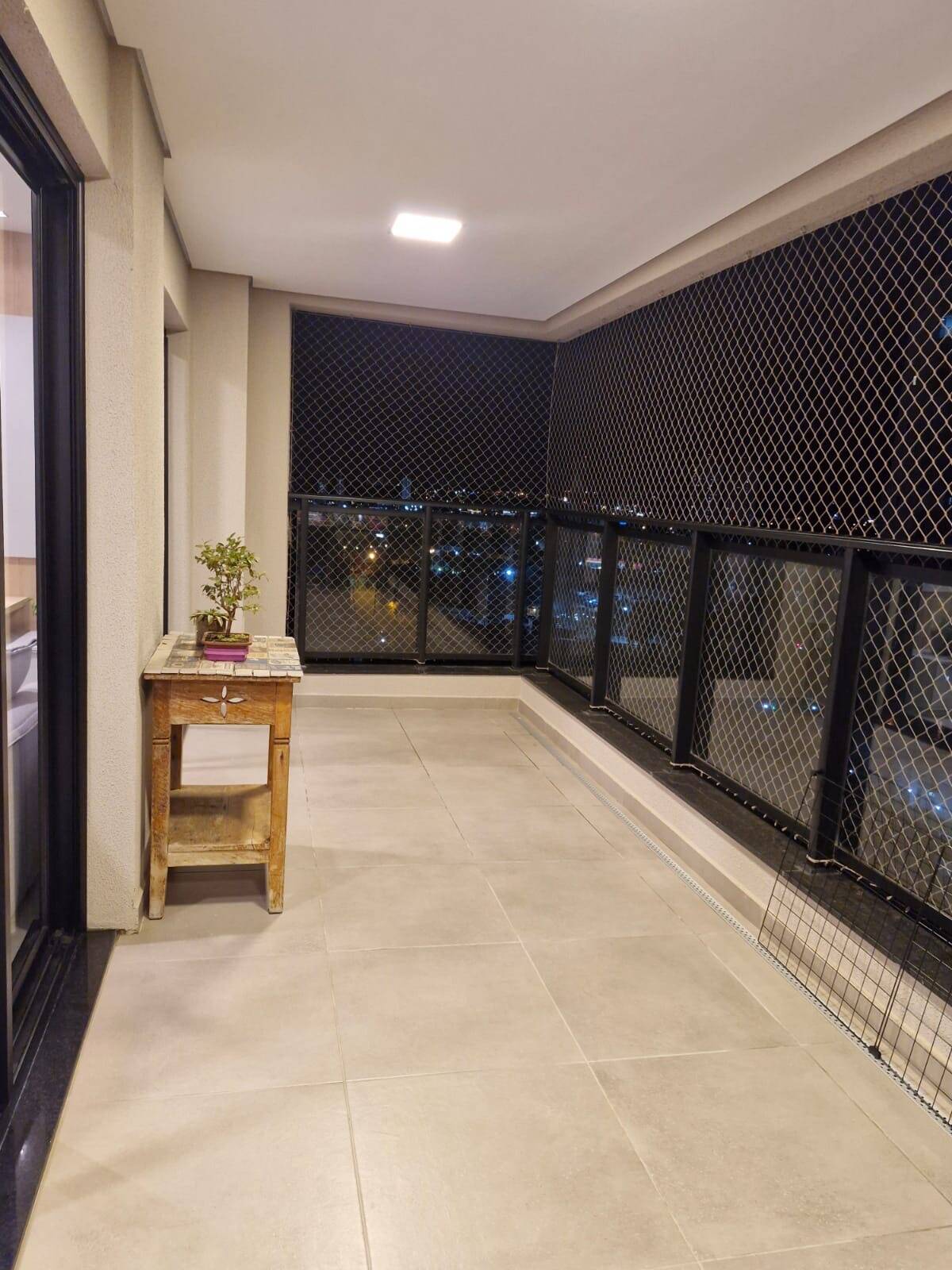 Apartamento à venda com 3 quartos, 141m² - Foto 1